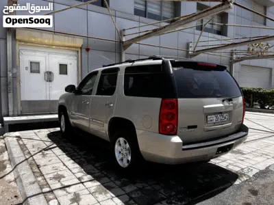GMC Yukon Standard 2
