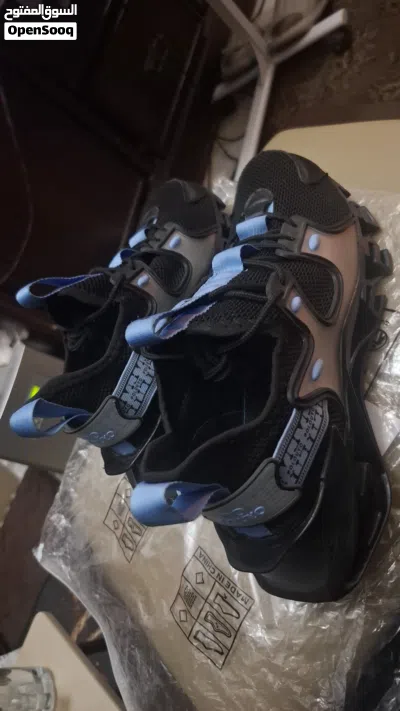 RUNNING /JUGGING SHOES FROM TEMU LIKE NEW SIZE 41 FOR 10 JDS 2