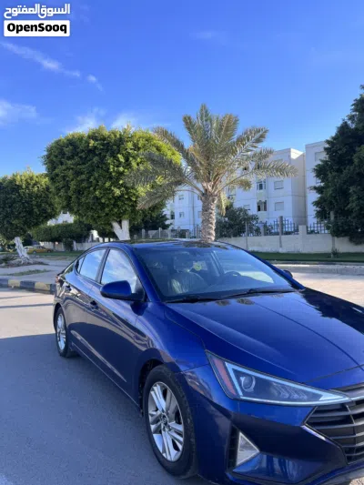 Hyundai Elantra SE 2