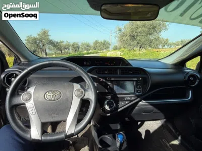 Toyota Prius Prius C 2