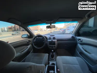 Chevrolet Optra LS 2