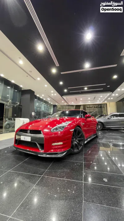 نيسان GT-R Premium 2