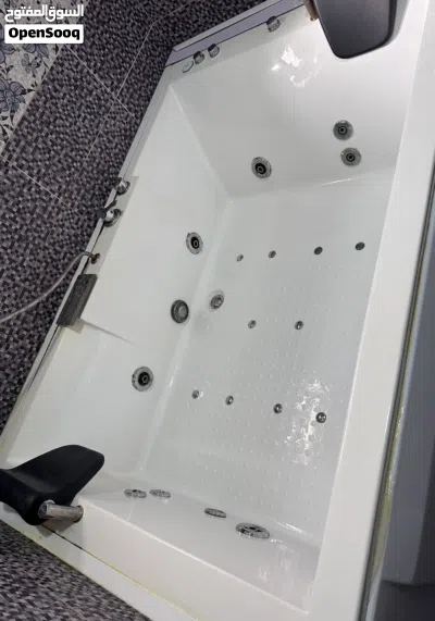 جاكوزي مجوز فاخر للبيع بحالة ممتازه استعمال بسيط 2