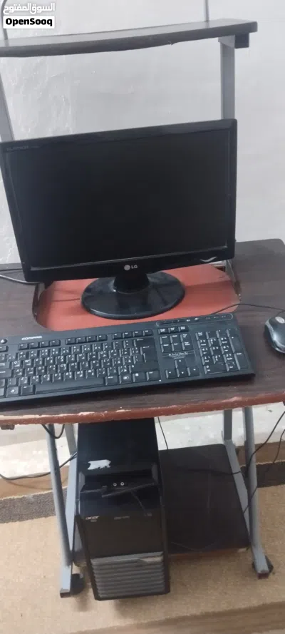 جهاز كمبيوتر مع جميع معداته شاشه +كيس +طاول +كيبورد+ ماوس 3
