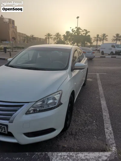 Nissan Sentra XE 2