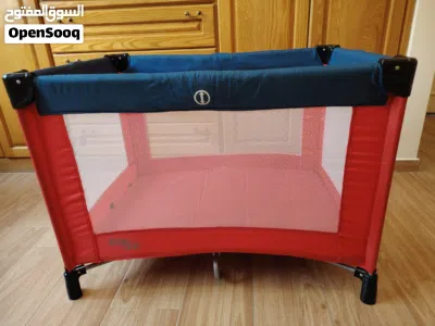 Travel cot 2
