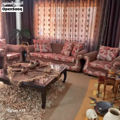 طقم كنب بحالة ممتازة 3