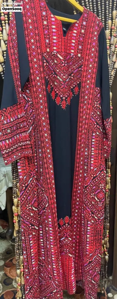 ثوب مستعمل لبسه وحده فقط 2