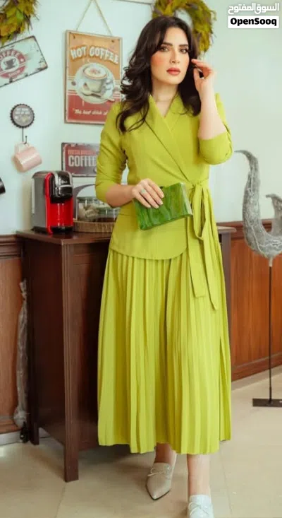 فستان شبه جديد ب10دك 2