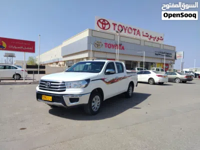 Toyota Hilux DLX 2