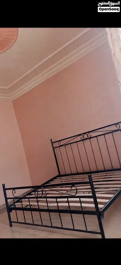 طقم كنب وسرير حديد مجوز 2