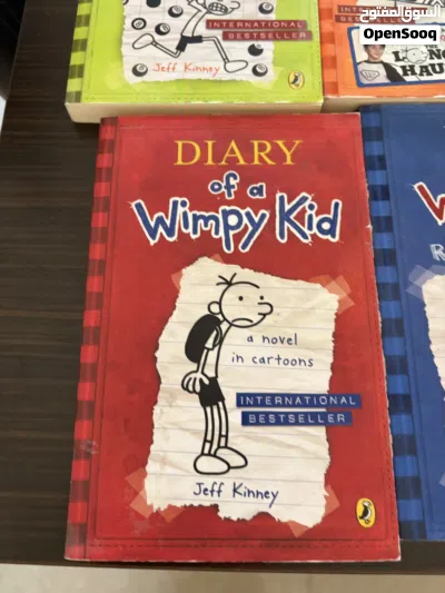 سلسلة كتاب diary of a wimpy kid و كمان قصتين. من سلسلة Rowley adventure و قصة captain under pants 2