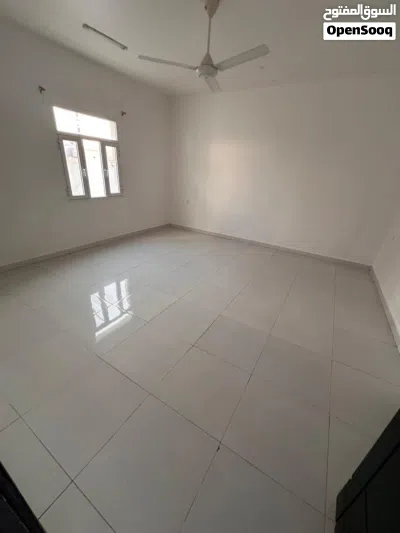 فله دور أرضي للإيجار الدقل 2