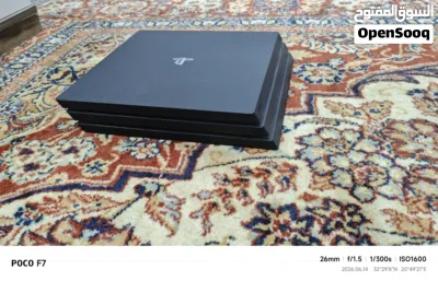 بلاي ستيشن 4 برو PS4 Pro) مستعمل مع 3 ذراعات تحكم 4