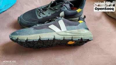 كوتشي نسائي جديد لم يستعمل نهائي صناعة برازيلي مقاس 39 ماركة فيجا أصلي Vibram size 39 shoes 2