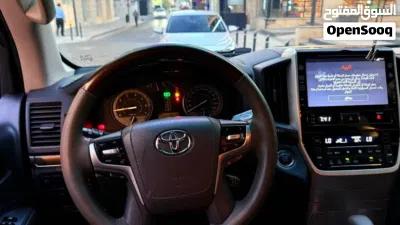 Toyota Land Cruiser VXR 3