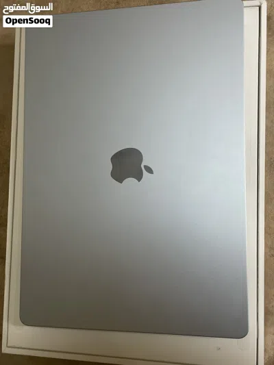 MACBOOK M5 Like new 4
