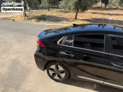 Hyundai Ioniq Standard 4