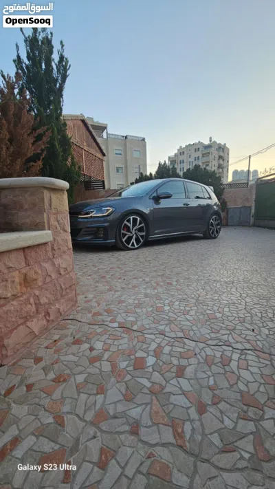 فولكسفاغن جولف GTI Standard 4