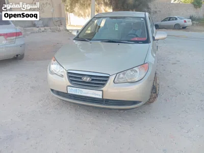 Hyundai Elantra Standard 2
