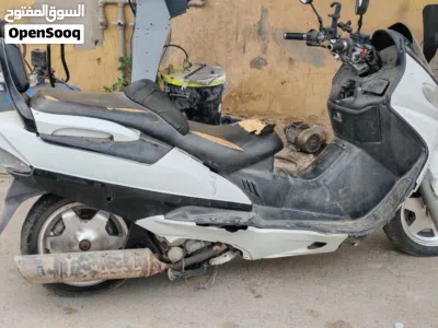 Suzuki Burgman 200 4