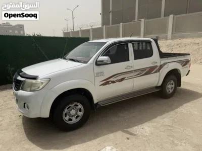 Toyota Hilux DLX 3