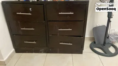 تخت مستعمل مع فرشة زنبركية مع وحدتين ادراج جانبيتين مع مرآة وتسريحة 2