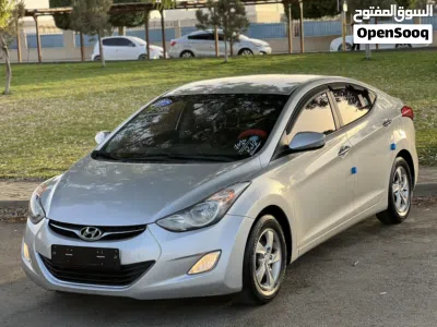 Hyundai Elantra Standard 4