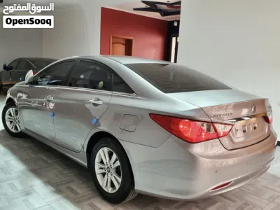 Hyundai Sonata SE 2