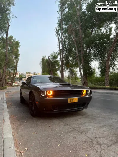 Dodge Challenger SE 2
