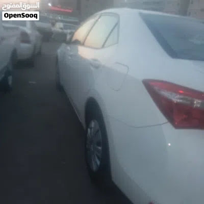 Toyota Corolla Axio 2