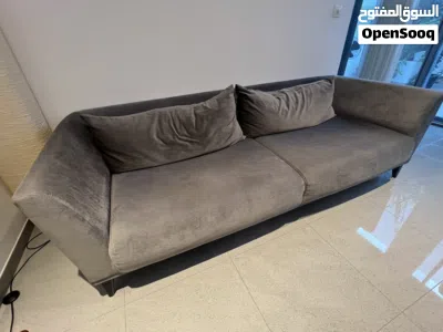 Soft grey velvet 3.5 seater sofa in excellent condition. 4