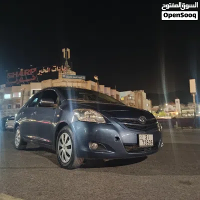 Toyota Yaris SE 4