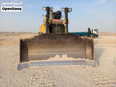 للبيع دوزر CAT D8R وكالة الامارات مع عقده في بيدو 4