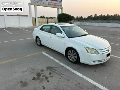 Toyota Avalon XLS 4