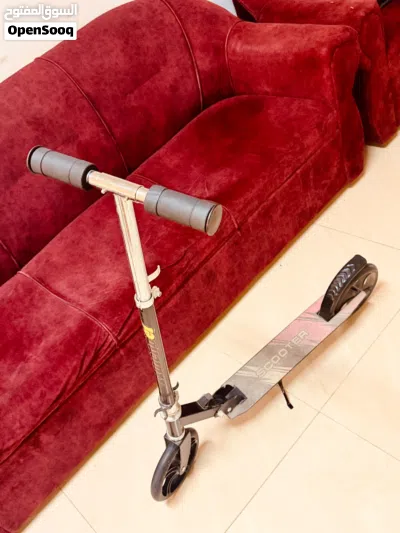 kick scooter good condition, for sale.سكوتر بحالة جيدة، للبيع 2