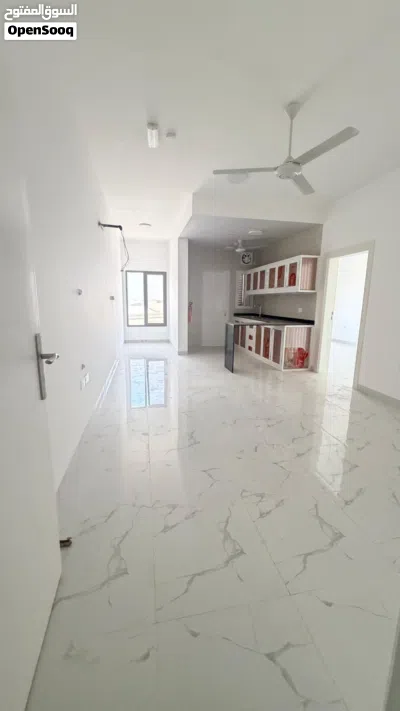شقق للايجار في الموالح الجنوبية بالقرب من جهاز الضرائب مبنى جديد توجد شقق من غرفة و غرفتين و صالة 2