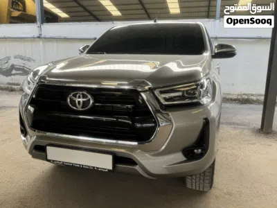 Toyota Hilux SR5 2