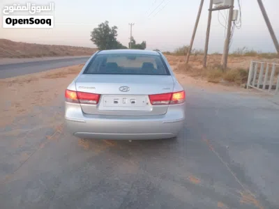 Hyundai Sonata GL 2