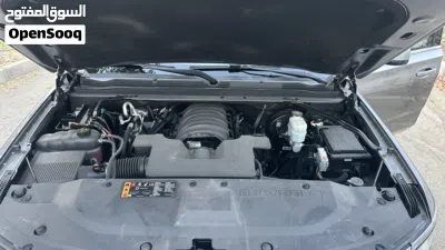 Chevrolet Suburban LT 4