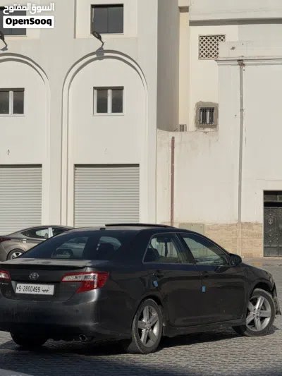 Toyota Camry SE 3
