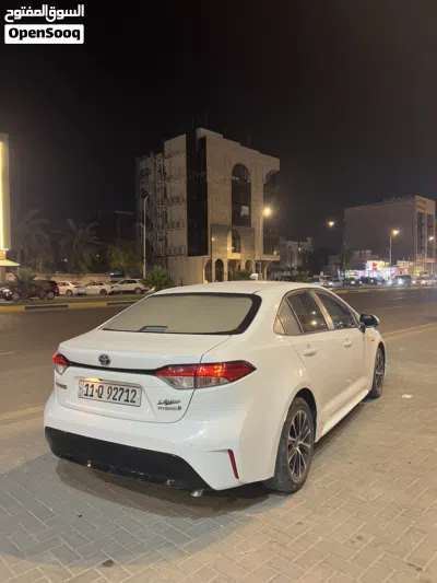 Toyota Corolla Hybrid 3