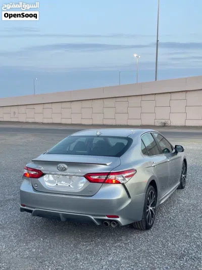 Toyota Camry SE 2