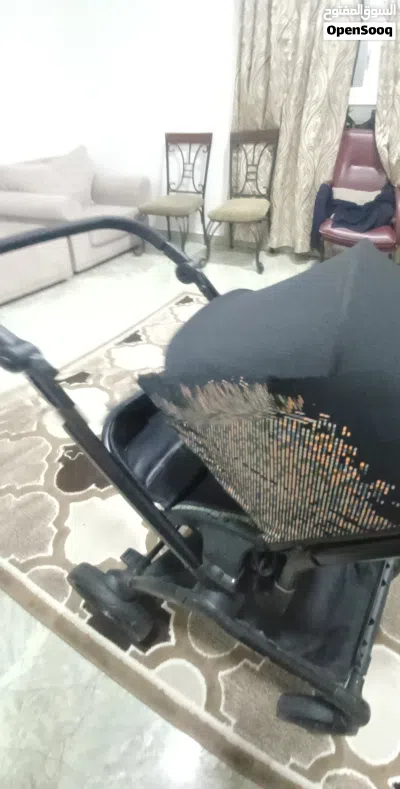 عربة أطفال جيجلز للبيع استخدام مرتين فقط معها جميع الاكسسوارات في حاله ممتازة 2