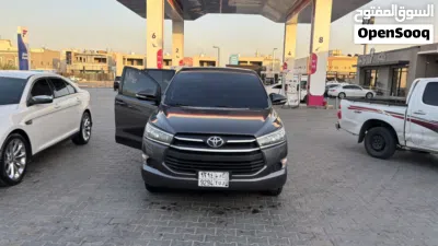 Toyota Innova SE 4
