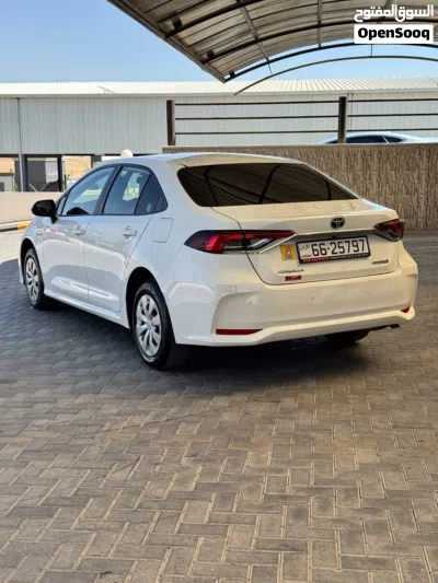 Toyota Corolla XLE 3