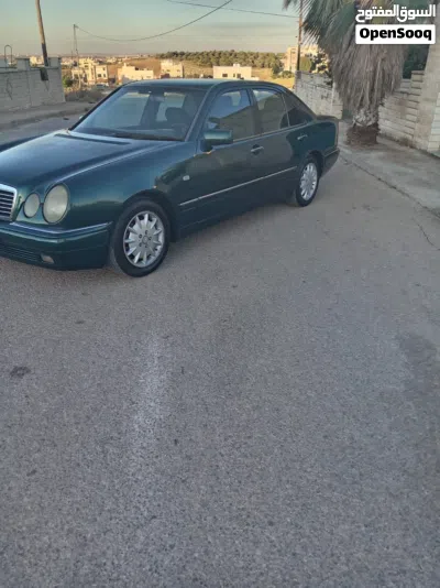 Mercedes Benz E-Class E 200 4