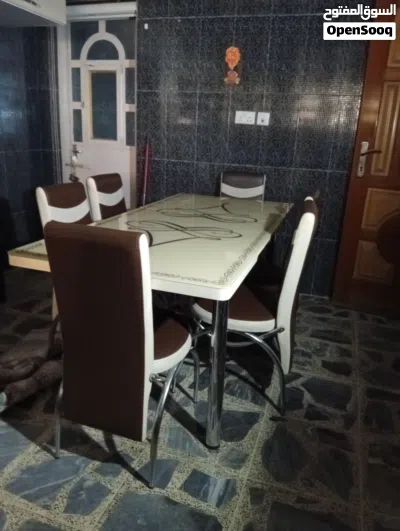 ميز طعام زجاجي 3