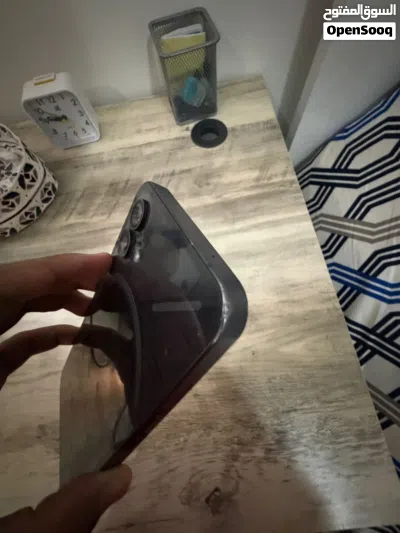 iPhone nothing 4