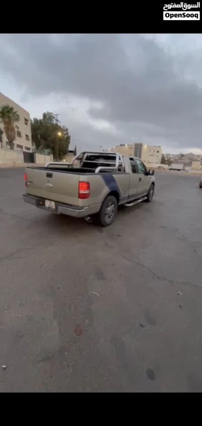 Ford F-150 XLT 4